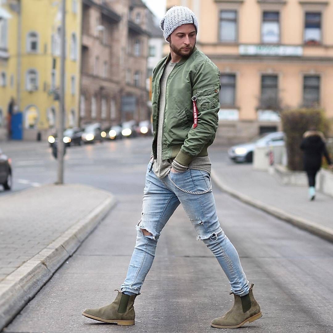 The comeback of skinny jeans? Men's fashion shows indicate that wide-legged pants are on their way out and fitted styles are making a return.