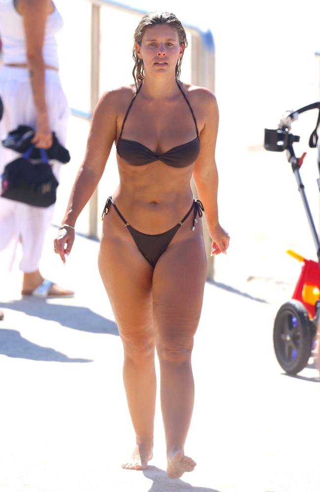 Natasha Oakley - InstaBad Beauty